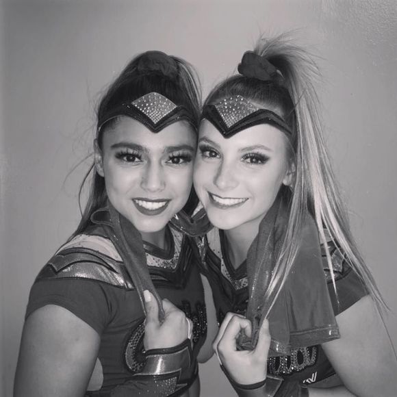 Meet your Posher, Amanda - Picture 2 of 2